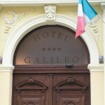 štít hotelu GALILEO